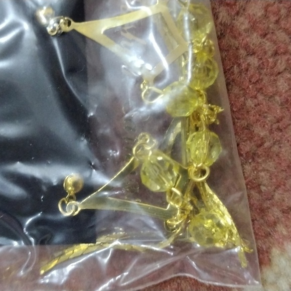 Gold-Tone Chandelier Drop Earrings – 3" Yellow Beaded Fringe Statement Jewelry - Picture 8 of 8